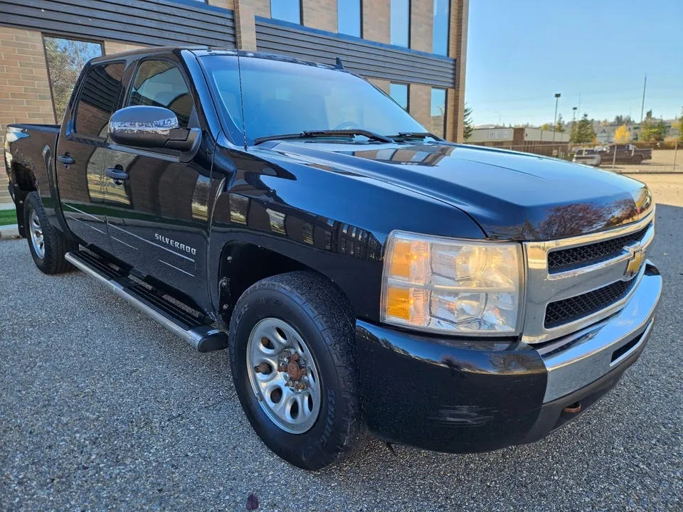 Chevrolet Silverado 1500 2011 photo 2