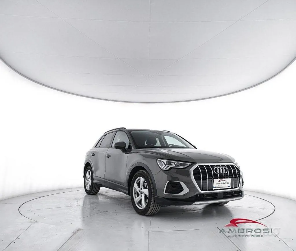 Audi Q3 2023 photo 2