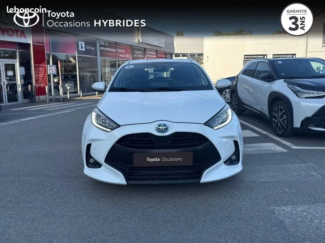 Toyota Yaris 2022 photo 2