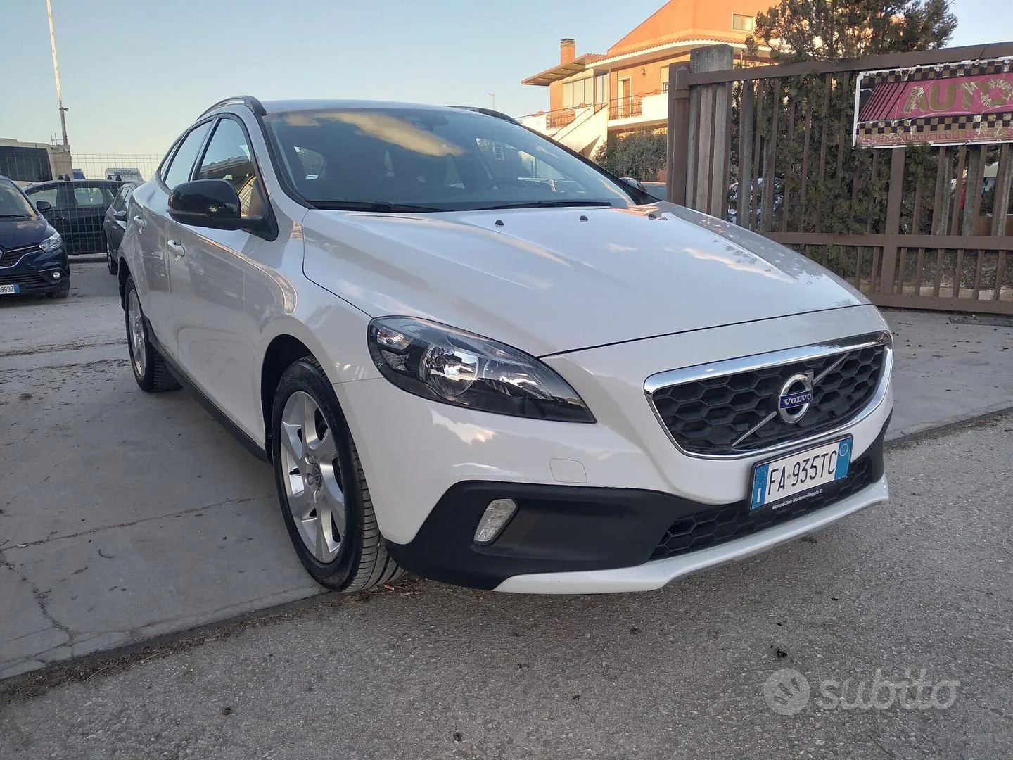 Volvo V40 2015 photo 3