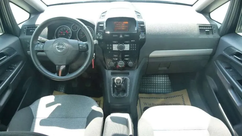 Opel Zafira 2011 photo 2