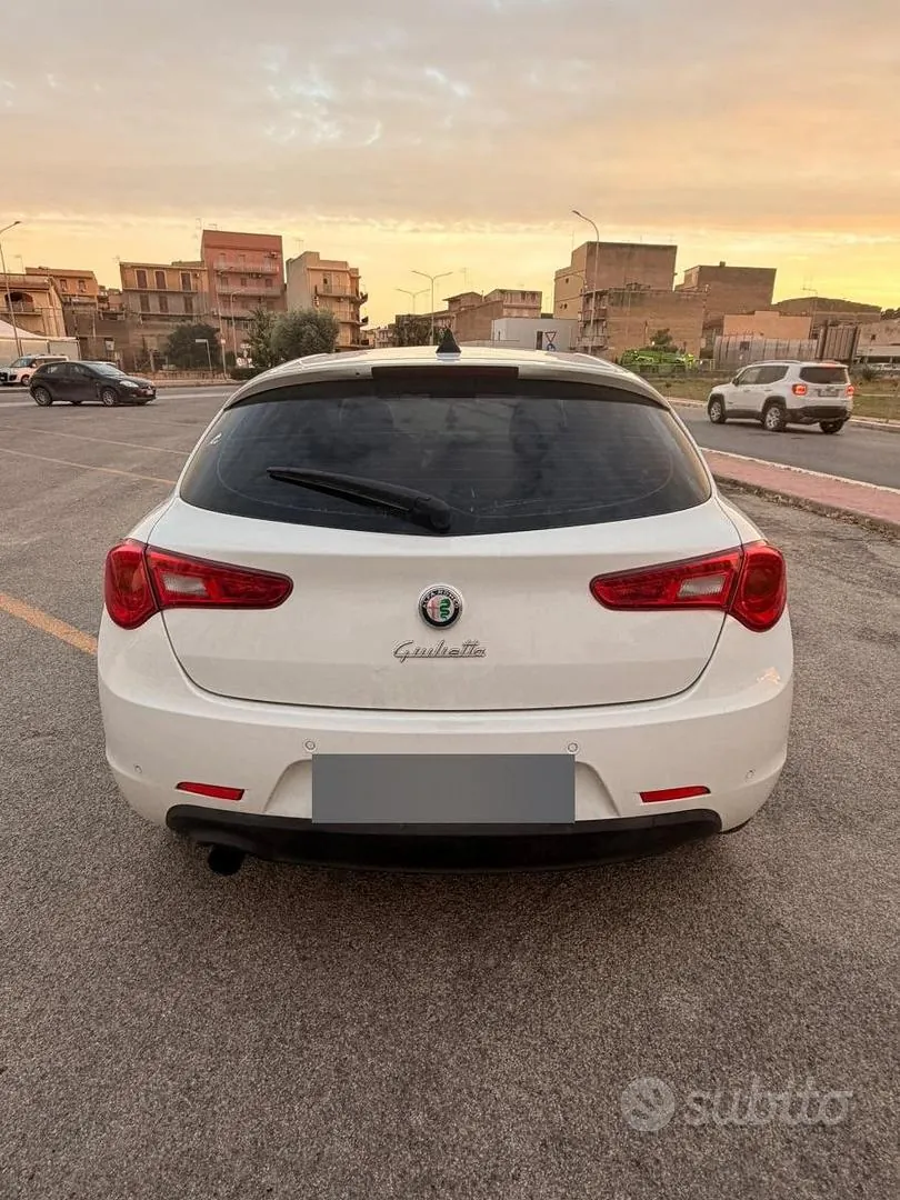Alfa Romeo Giulietta 2011 photo 3