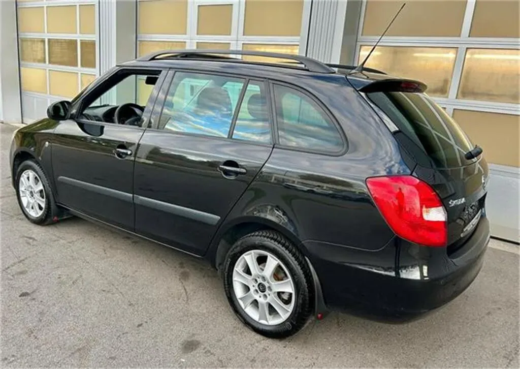 Skoda Fabia 2013 photo 3
