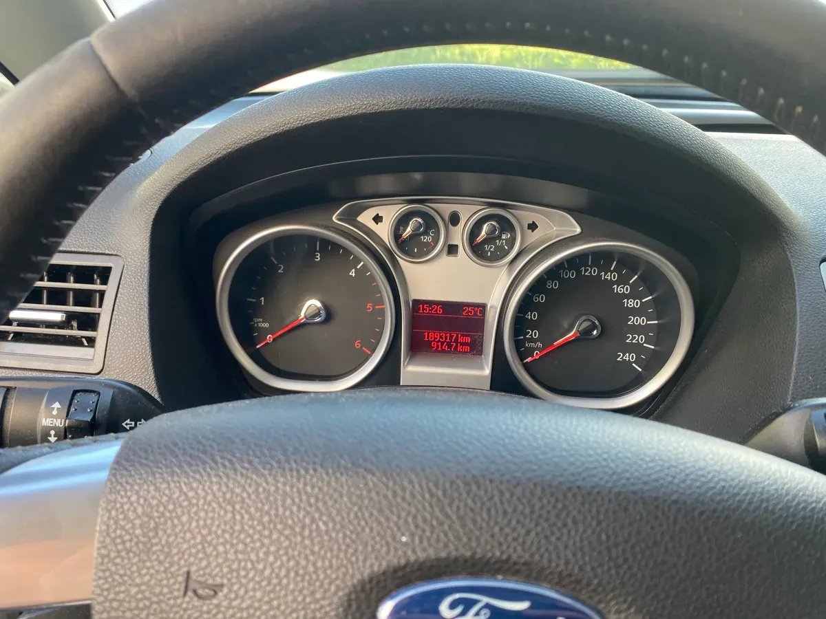 Ford C-Max 2010 photo 3