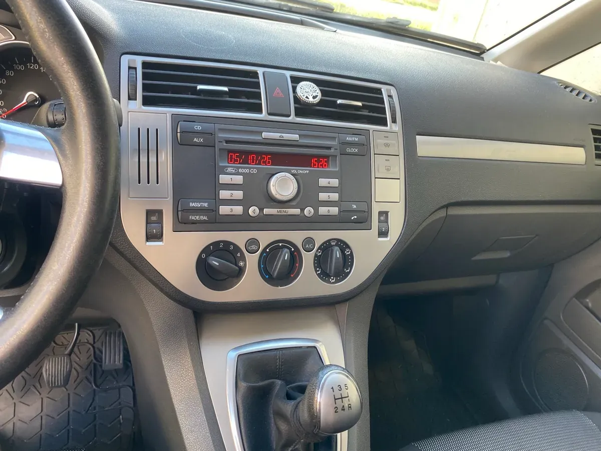Ford C-Max 2010 photo 2