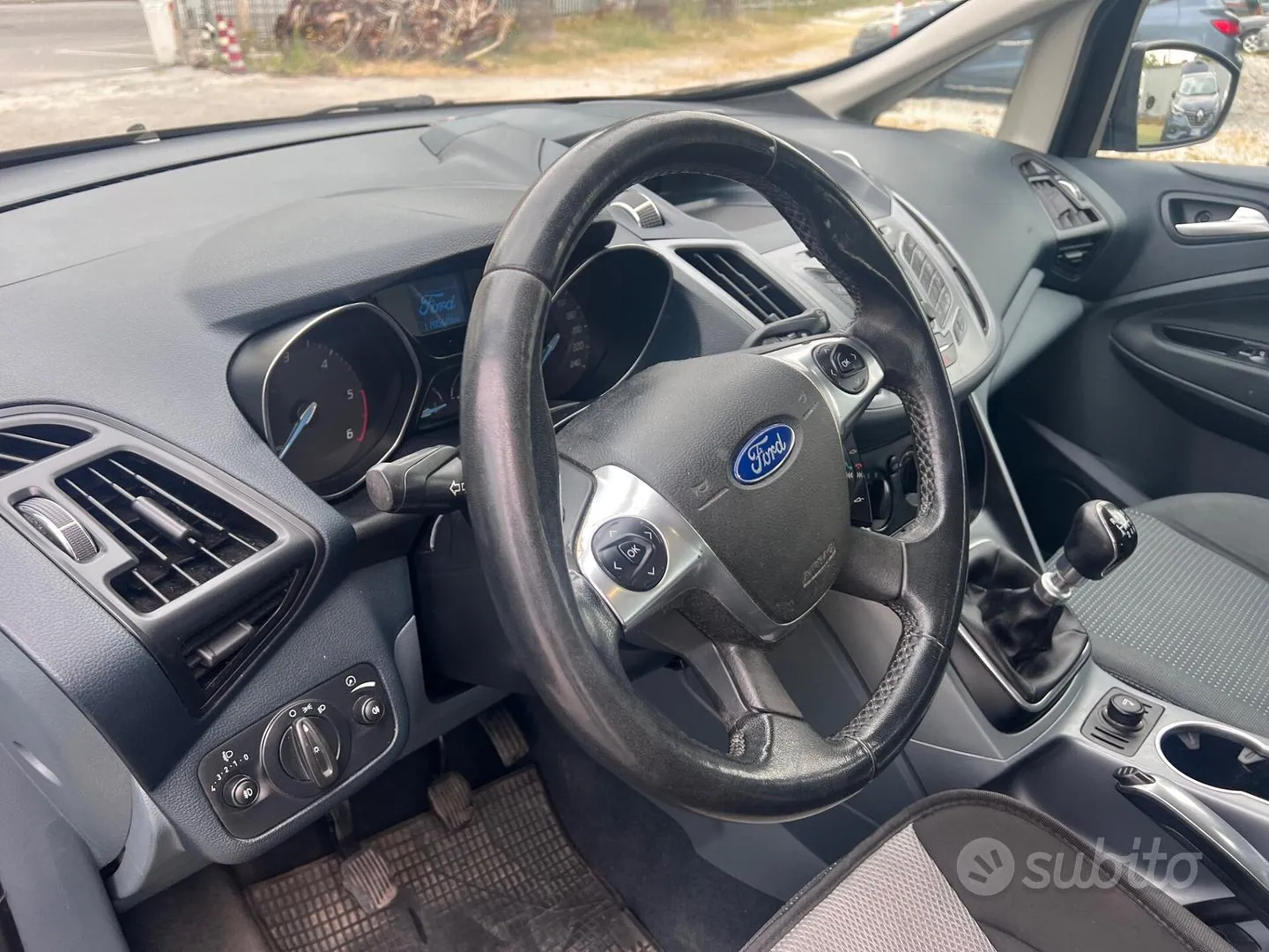Ford C-Max 2011 photo 4
