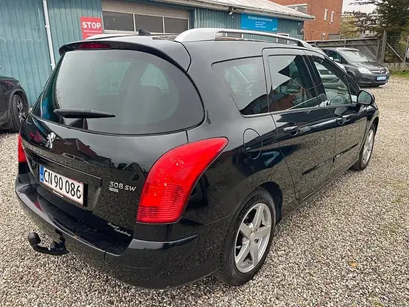 Peugeot 308 2011 photo 3