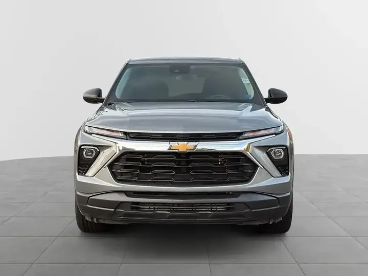 Chevrolet Trailblazer 2024 photo 2