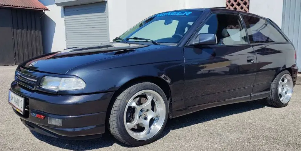 Opel Astra 1991 photo 2