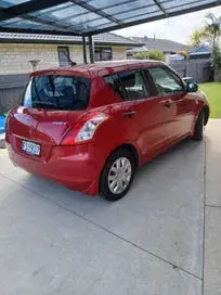 Suzuki Swift 2011 photo 4