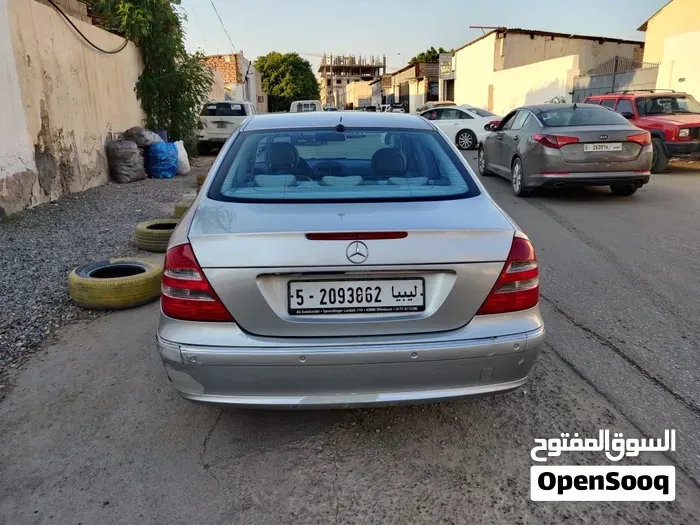 Mercedes-Benz E-Class 2004 photo 4