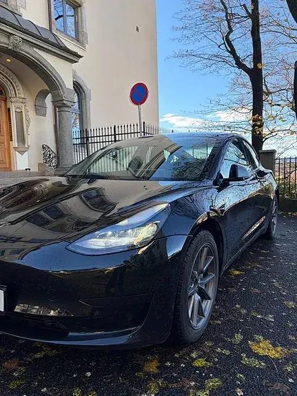 Tesla Model 3 2023 photo 4