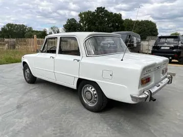 Alfa Romeo Giulia 1300 Ti 1969 photo 2