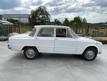 Alfa Romeo Giulia 1300 Ti 1969 photo 3