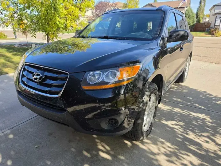 Hyundai Santa Fe 2011 photo 2