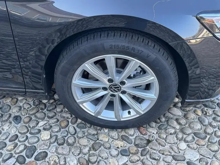 Volkswagen Passat 2021 photo 5