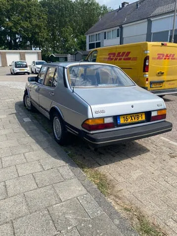 Saab 900