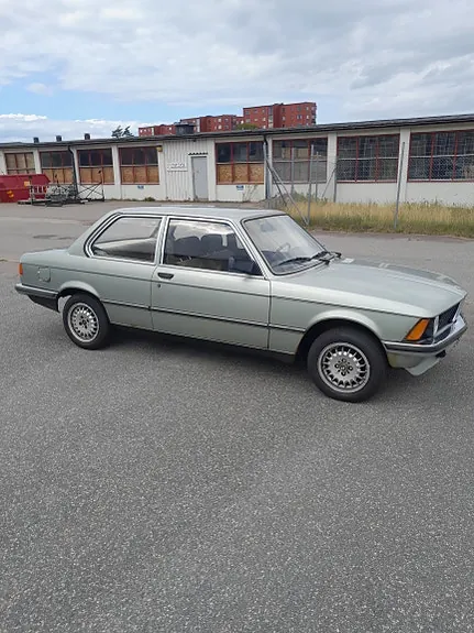 BMW 318I