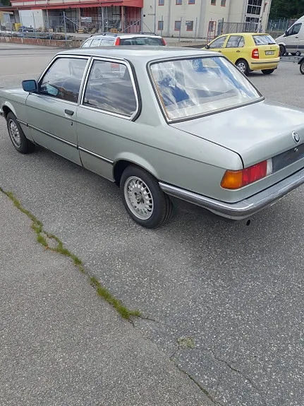 BMW 318I 1983 photo 4