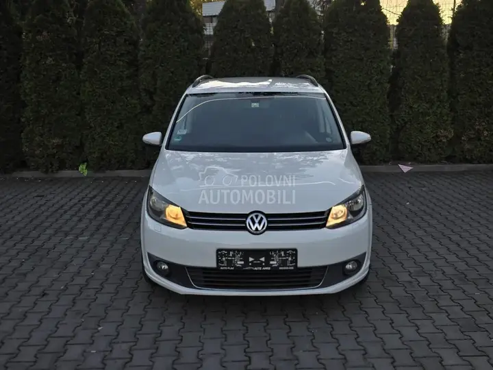 Volkswagen Touran 2011 photo 3