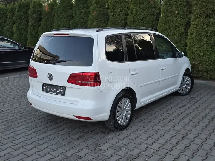 Volkswagen Touran 2011 photo 5