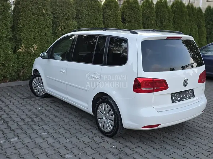 Volkswagen Touran 2011 photo 4