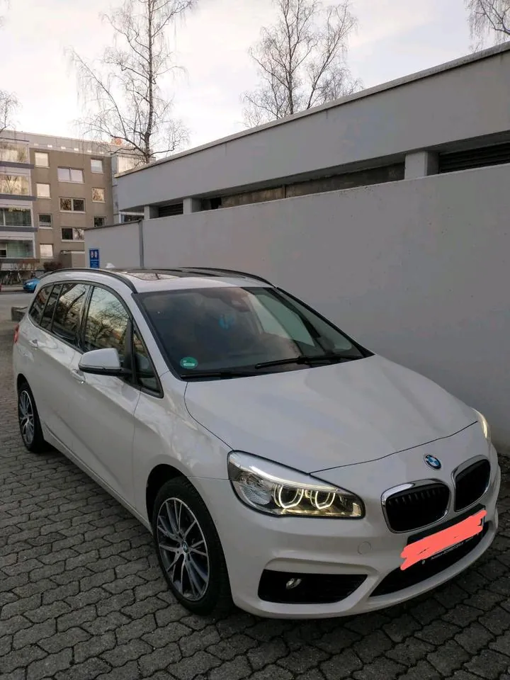 BMW 220I