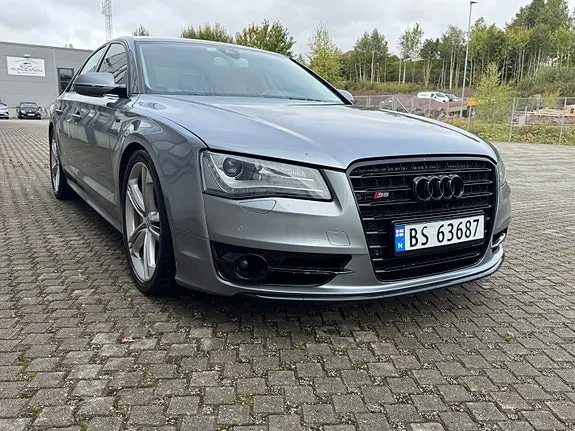 Audi A8 2010 photo 3