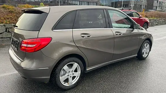 Mercedes-Benz 180 2013 photo 3