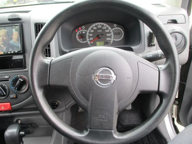 Nissan Ad 2007 photo 2