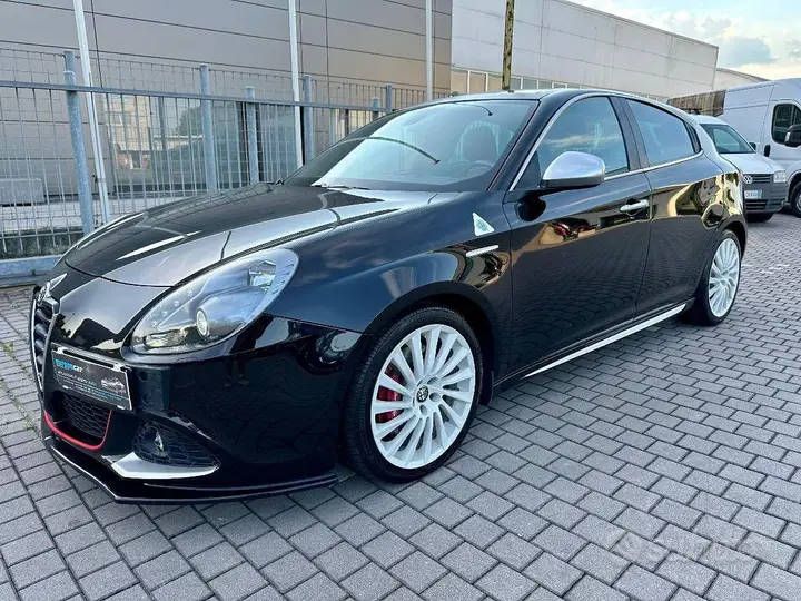 Alfa Romeo Giulietta 2011 photo 3
