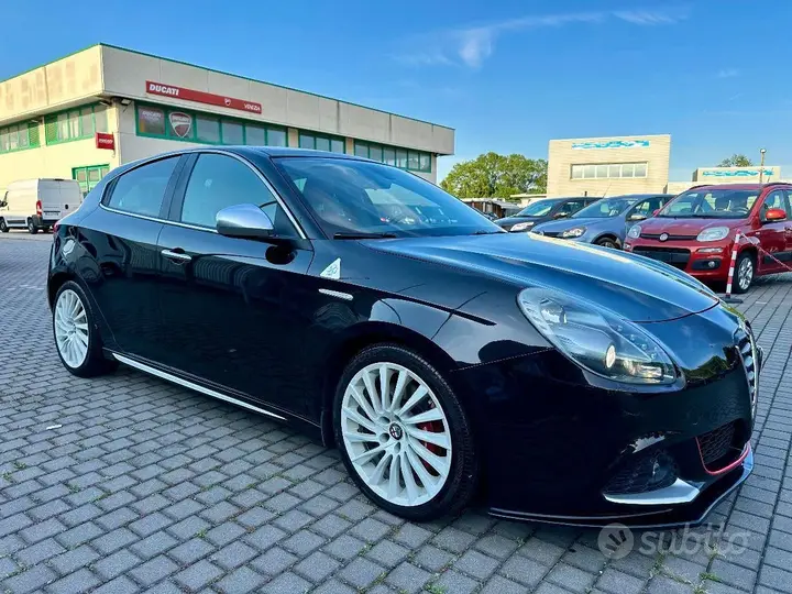 Alfa Romeo Giulietta 2011 photo 5