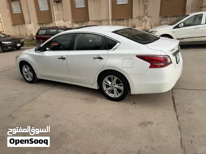 Nissan Altima 2013 photo 4