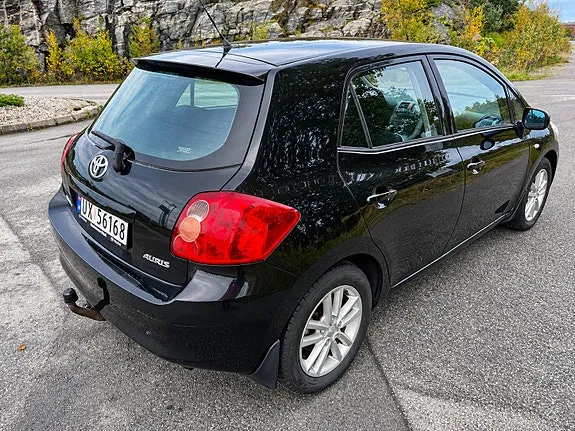 Toyota Auris 2008 photo 3