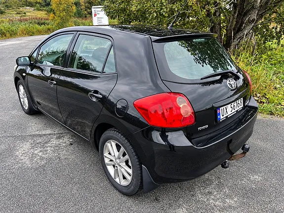 Toyota Auris 2008 photo 2