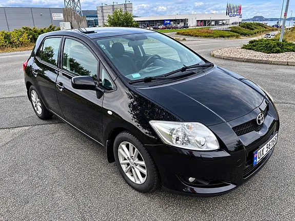 Toyota Auris 2008 photo 4