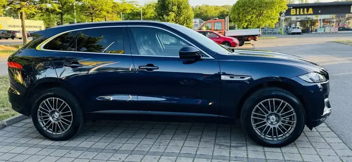 Jaguar F-Pace 2017 photo 3