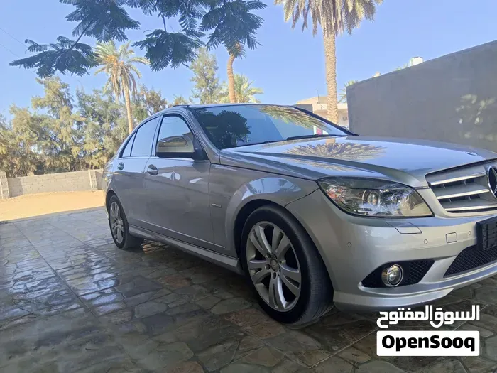 Mercedes-Benz C-Class 2009 photo 2