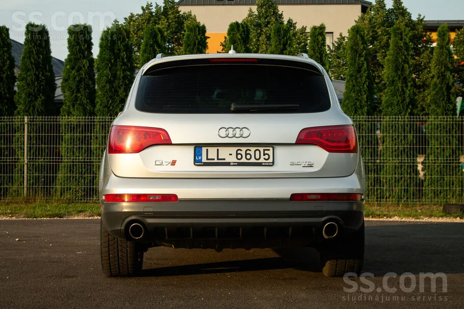 Audi Q7 2010 photo 5