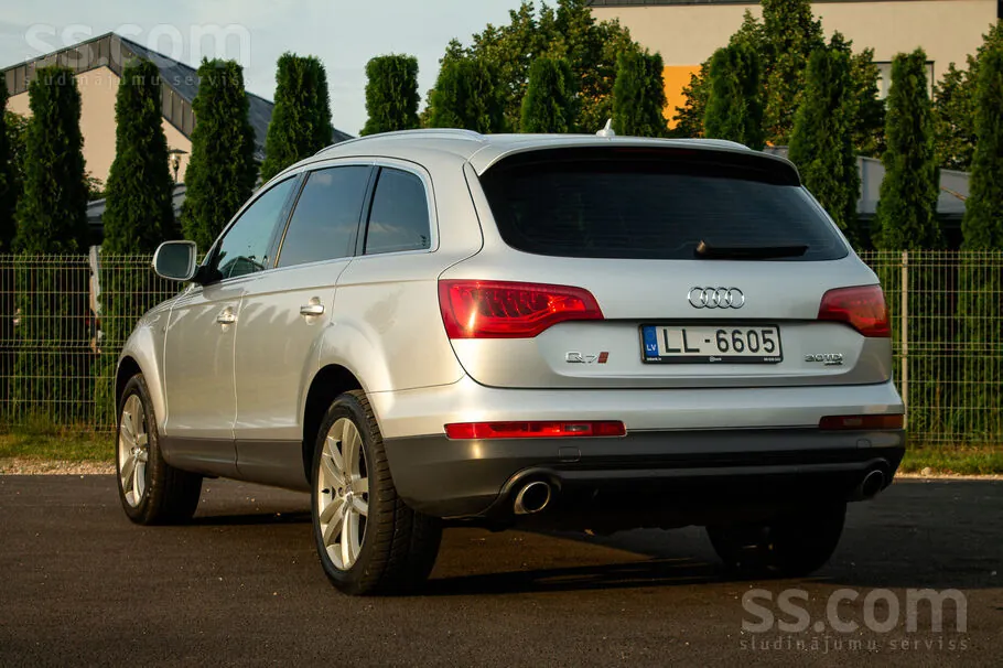 Audi Q7 2010 photo 4