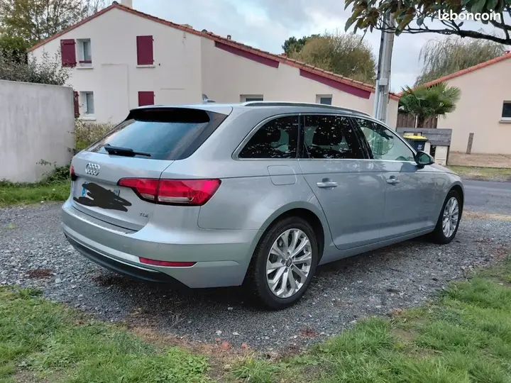 Audi A4 2018 photo 2