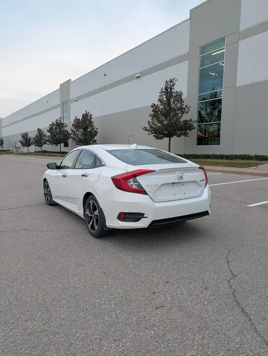 Honda Civic 2016 photo 2