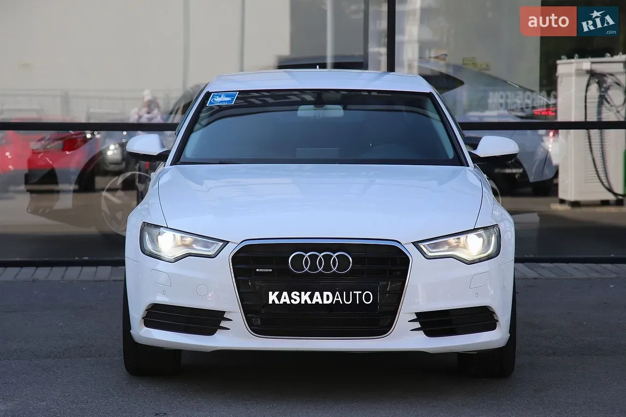 Audi A6 2011 photo 2