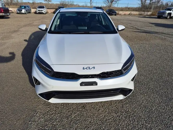Kia Forte 2022 photo 2