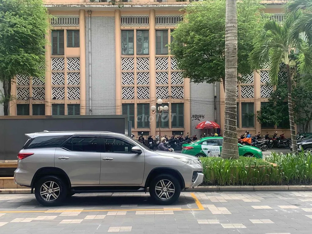 Toyota Fortuner 2018 photo 4