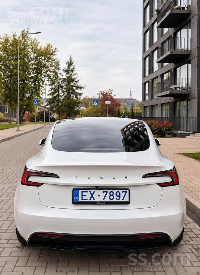 Tesla Model 3 2024 photo 4