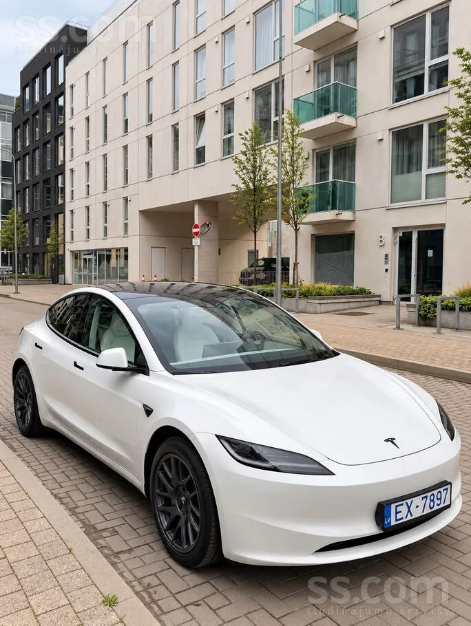 Tesla Model 3 2024 photo 2