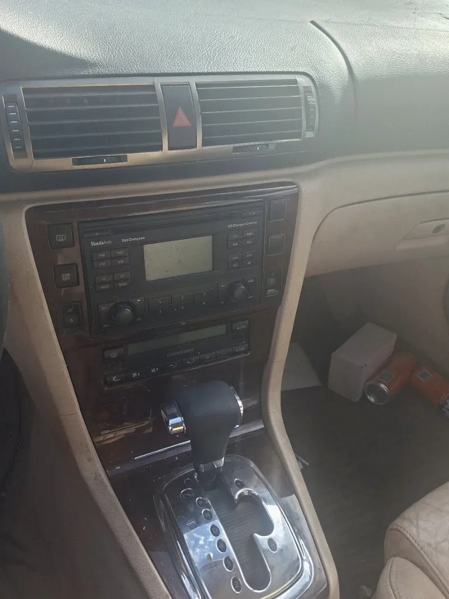Skoda Superb 2005 photo 2