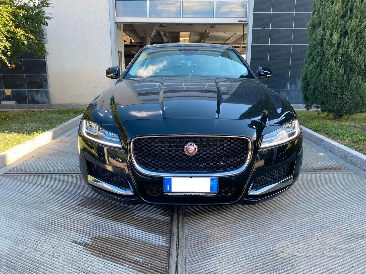 Jaguar Xf 2016 photo 2