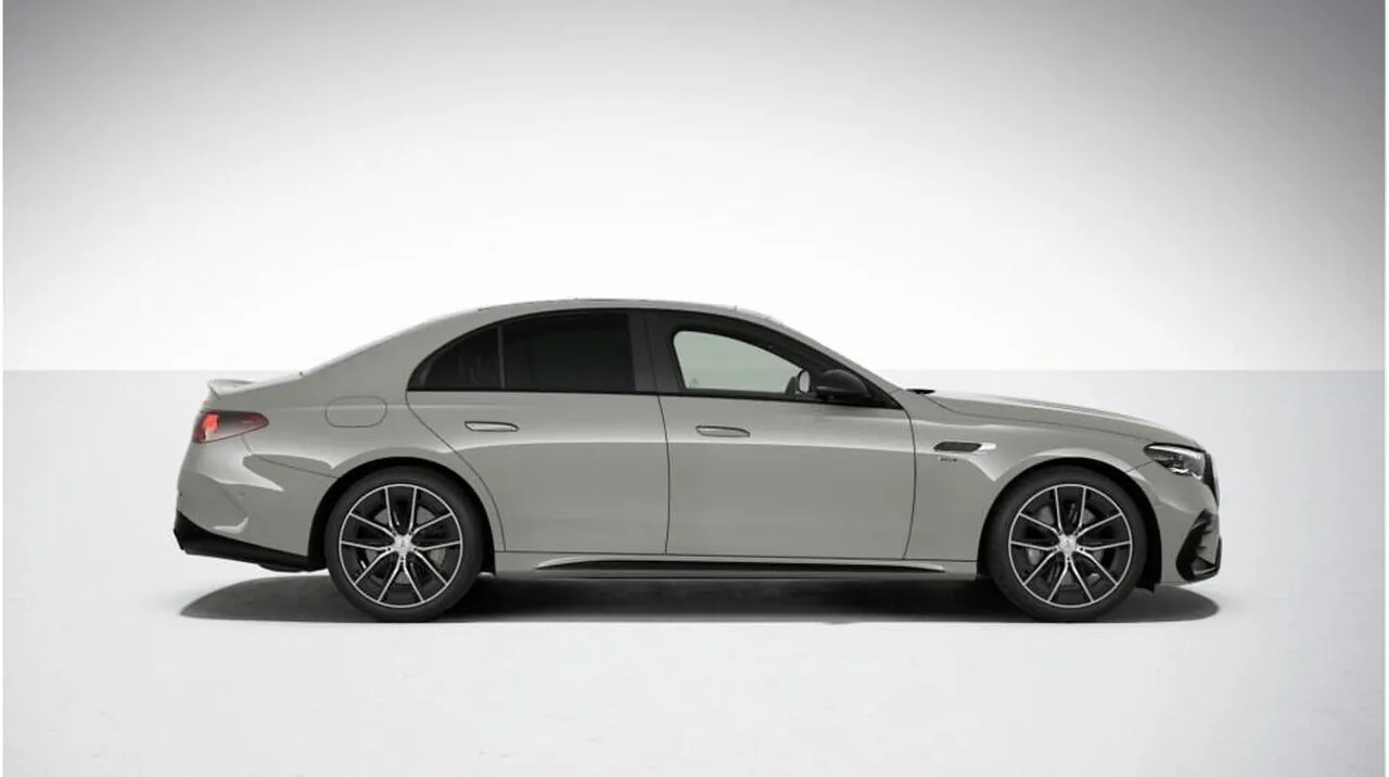 Mercedes-Benz E-Class photo 3